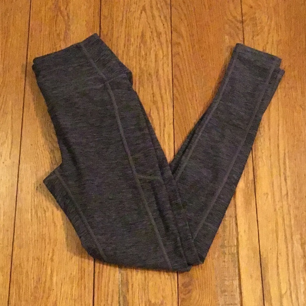 VICTORIA’S Secret skinny leggings, women’s size 2. Super soft, side pockets